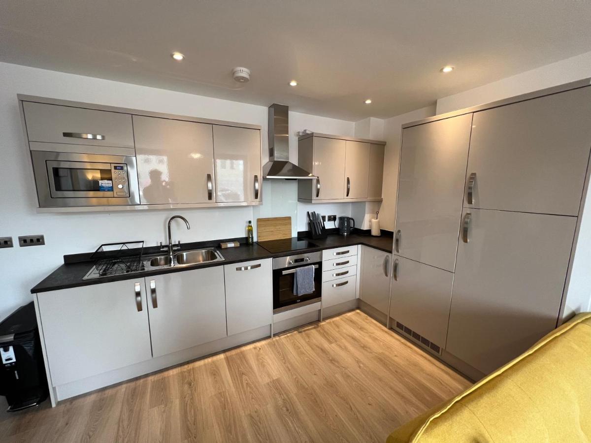 Modern 2 Bedroom Apt Sleeps 6 - Near 格洛斯特 外观 照片