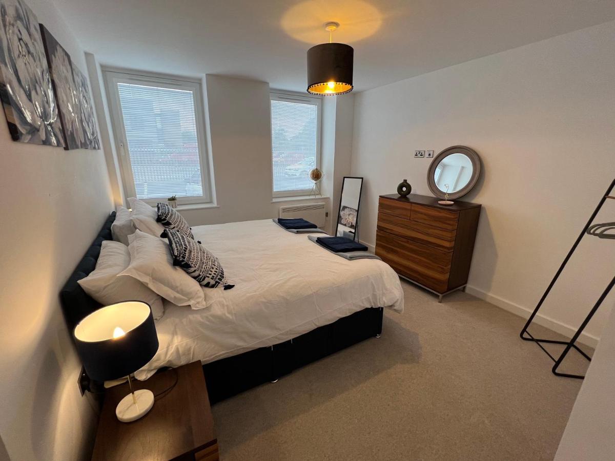 Modern 2 Bedroom Apt Sleeps 6 - Near 格洛斯特 外观 照片